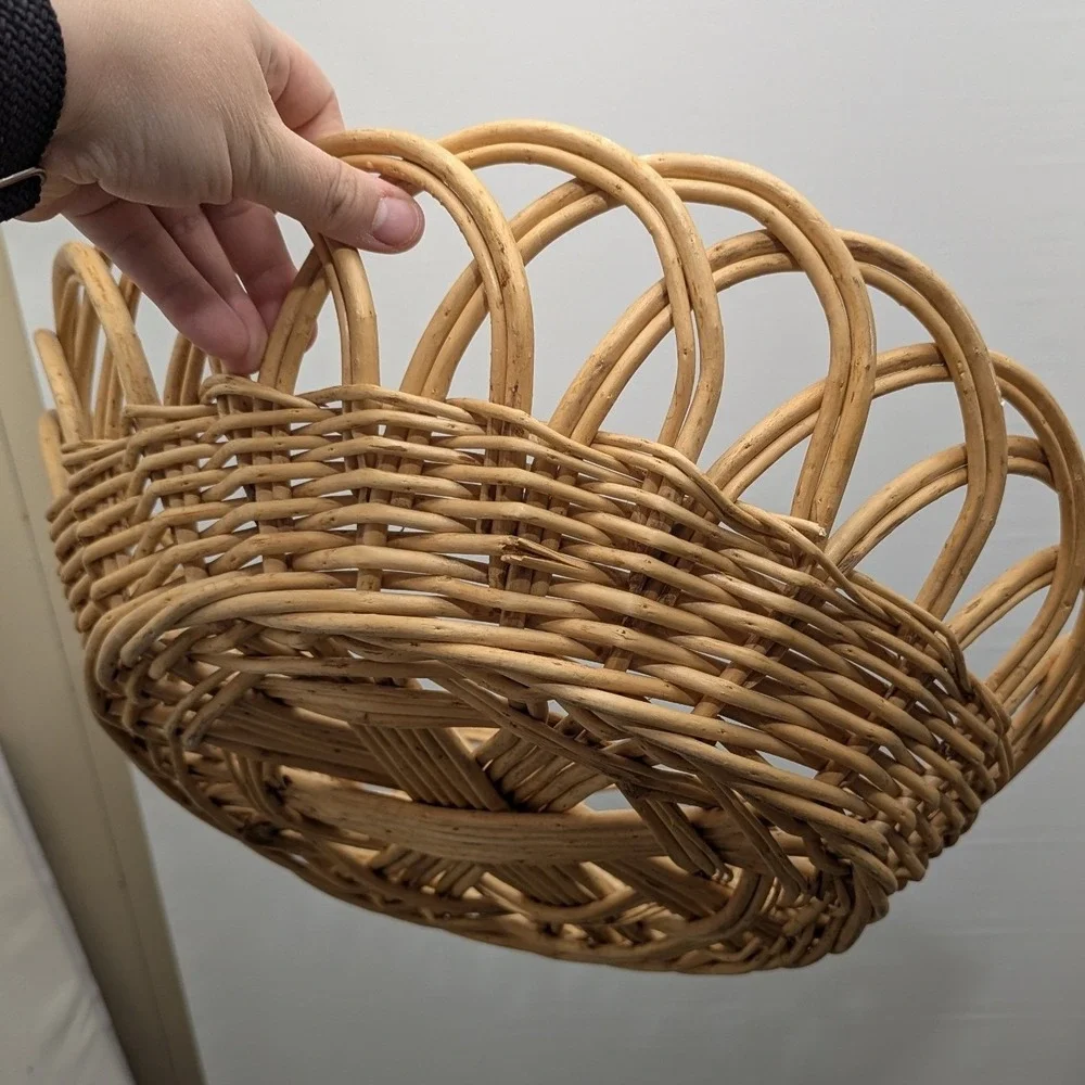 Large Woven Wicker Basket Large Scalloped Round Decorative Bowl